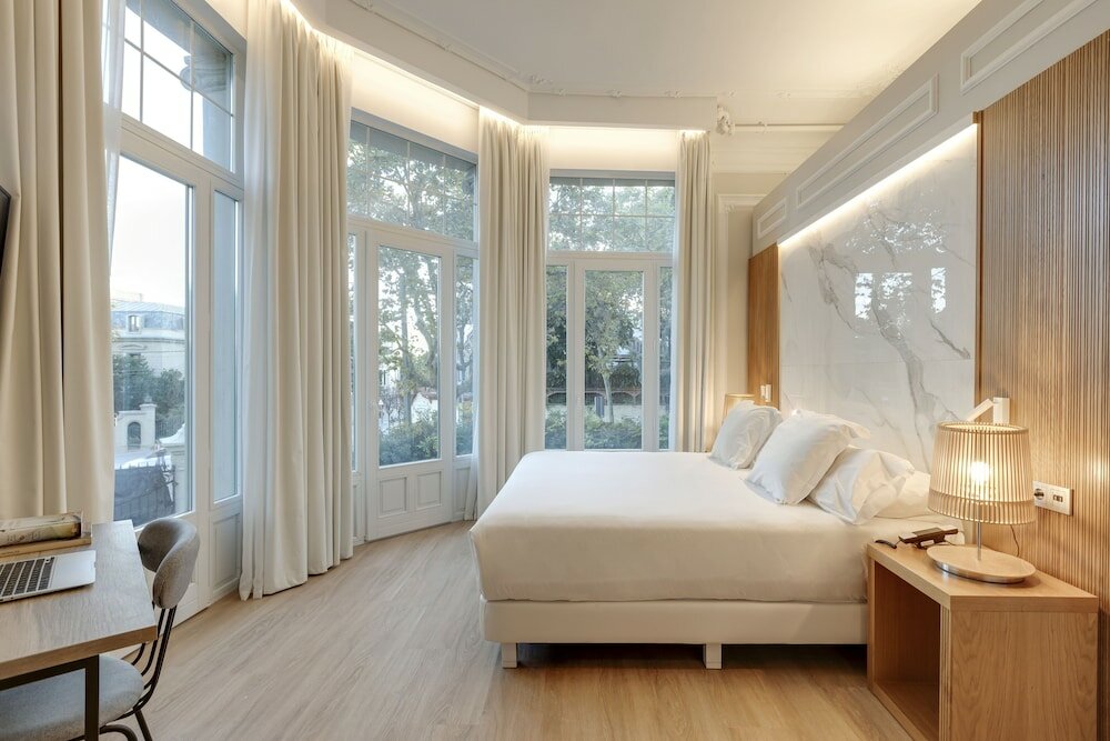 Фото Hotel Boutique Mirlo Barcelona