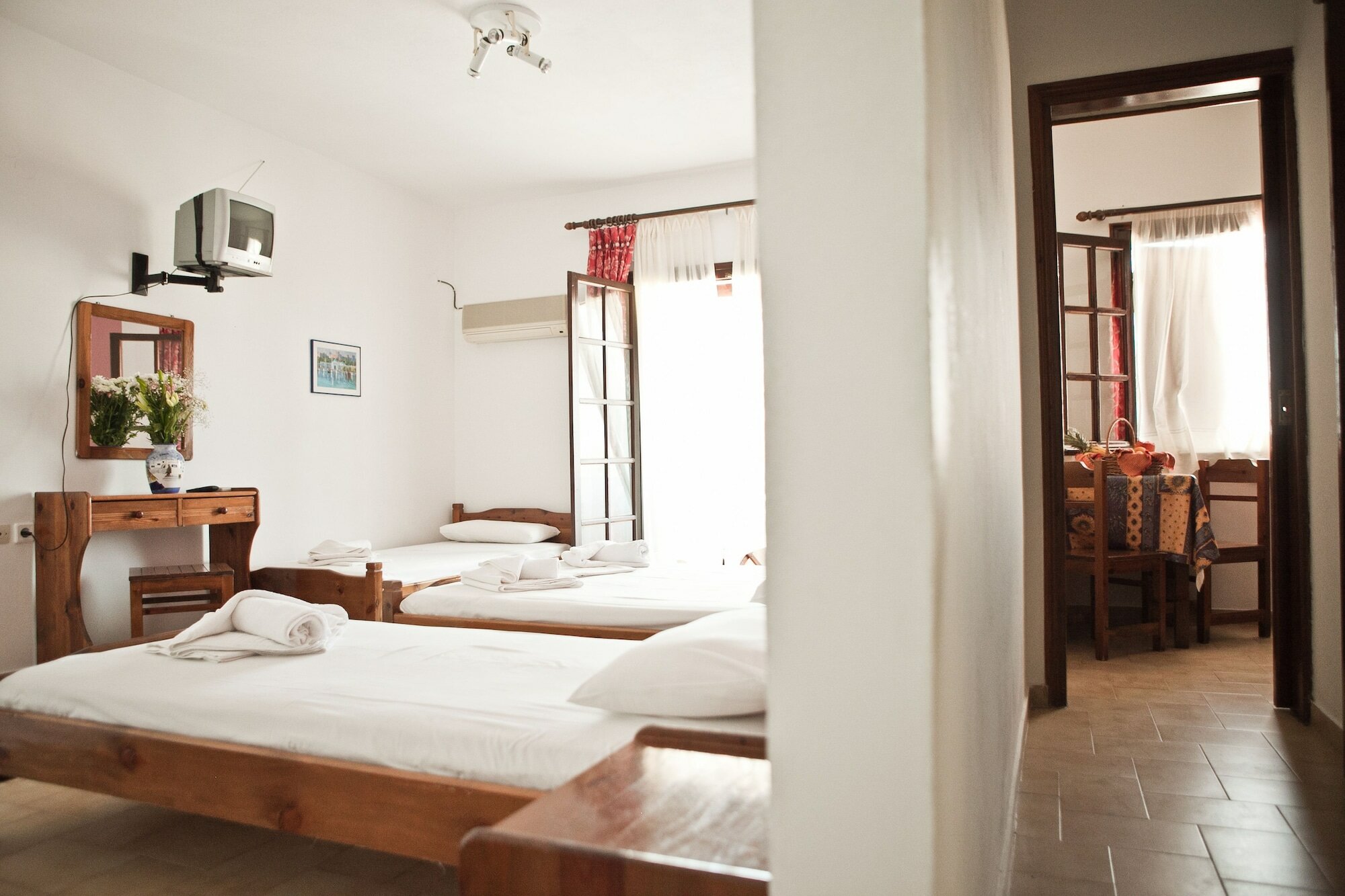 Фото Vasilaras Hotel