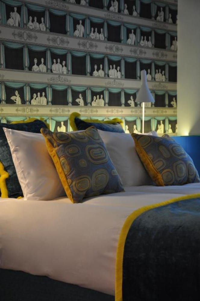 Фото Raphael Suites