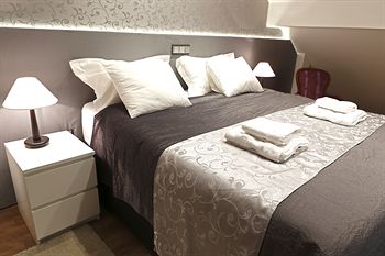 Фото The Queen Luxury Apartments - Villa Liberty