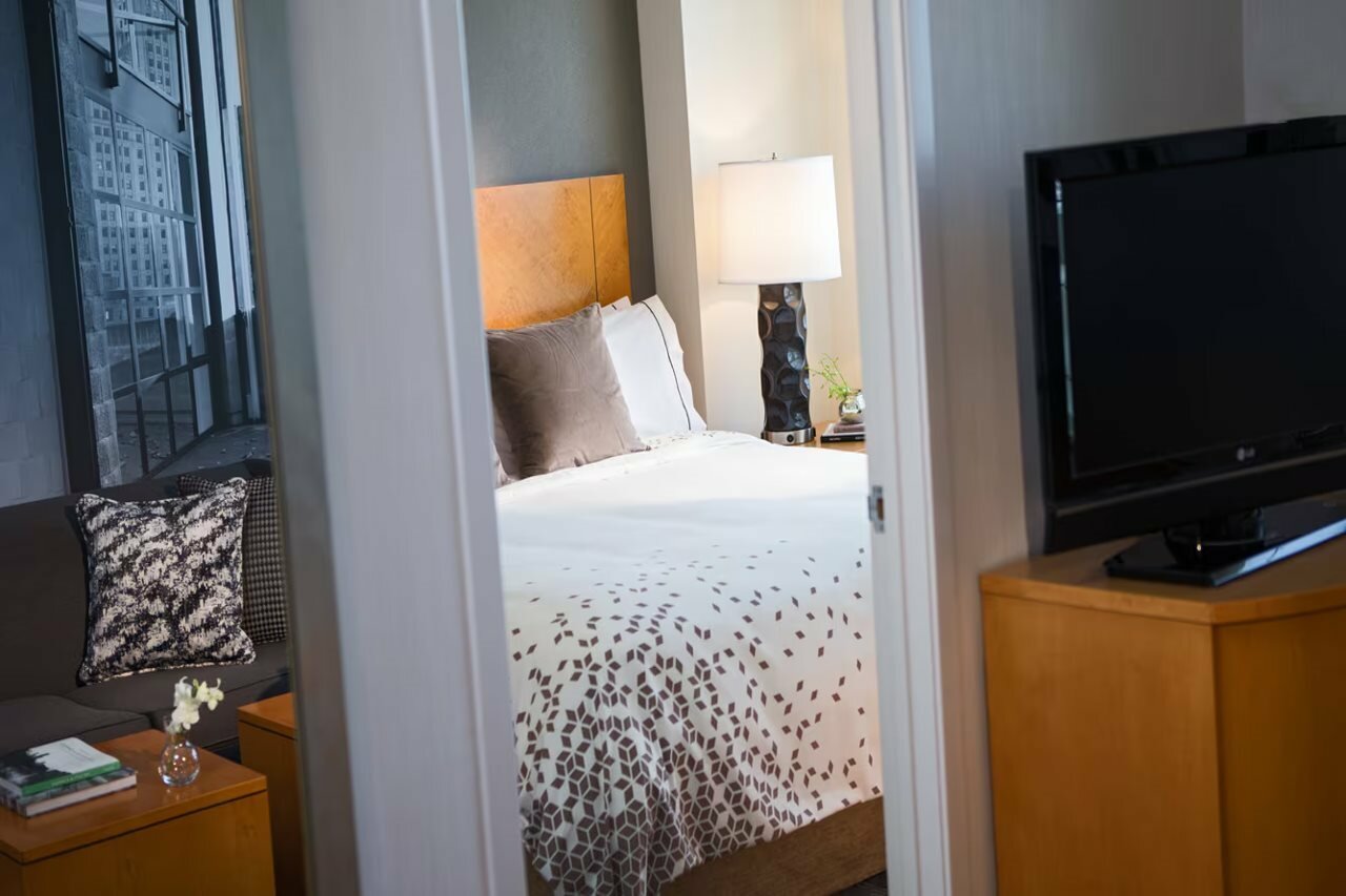 Фото Renaissance Chicago O'Hare Suites Hotel