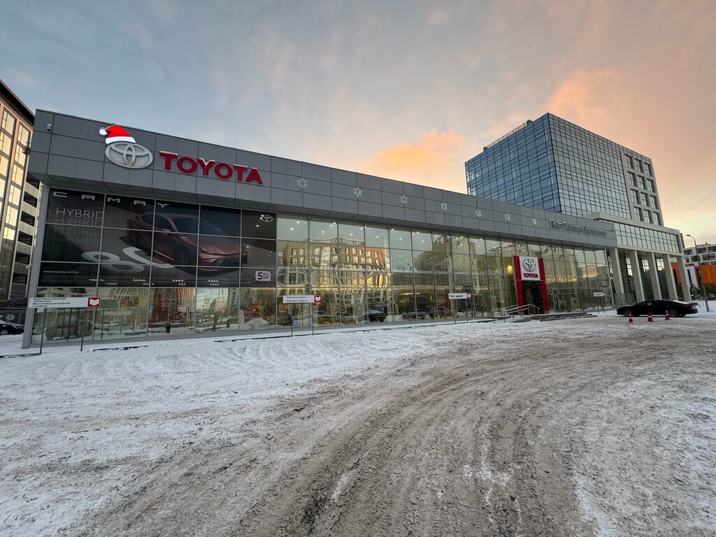 Автосалон Toyota, Астана, фото