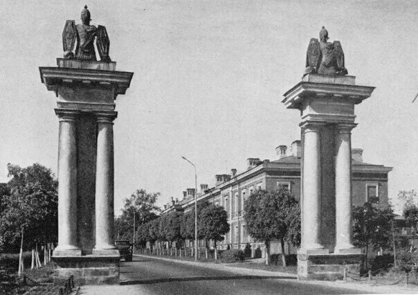 Достопримечательность Ингербургские ворота, Гатчина, фото