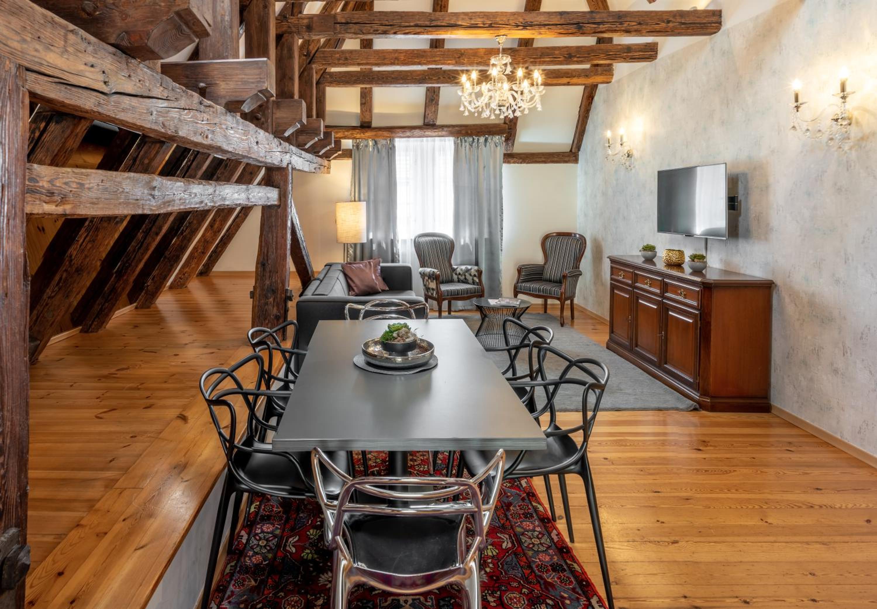 Фото Chateau 9 Apartments by Adrez Living