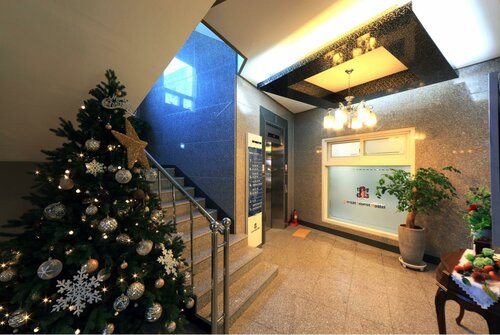 Гостиница Dorcas Tourist Hostel в Тхонъёне