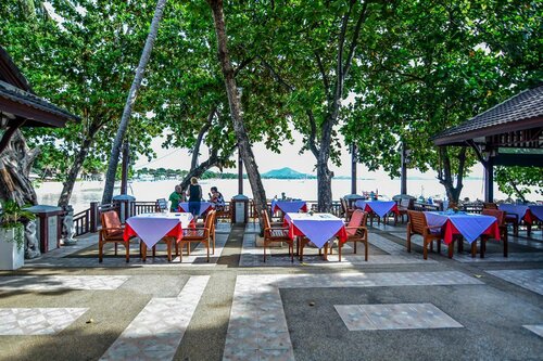 Гостиница First Bungalow Beach Resort в Самуи