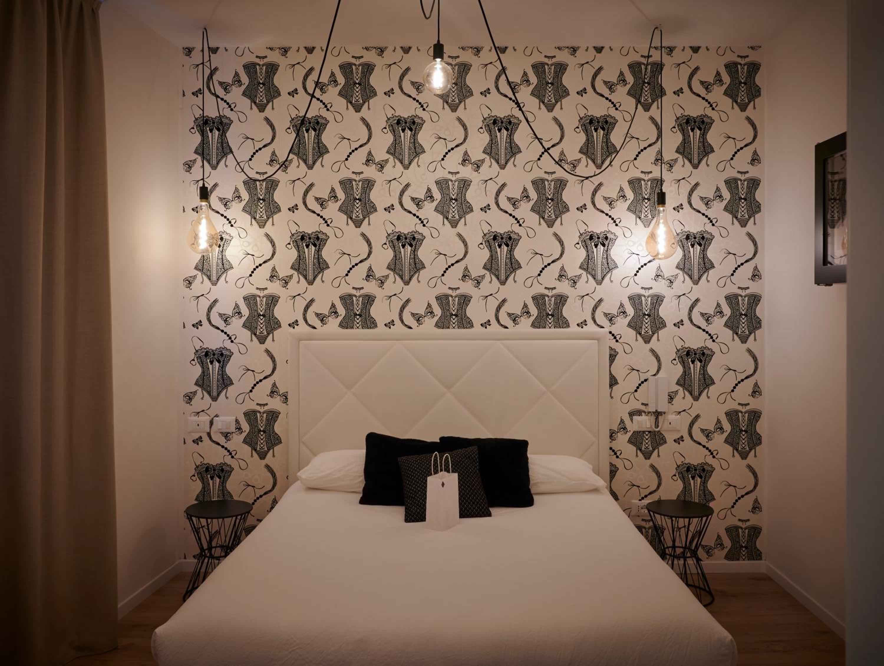 Фото Lainez Rooms & Suites