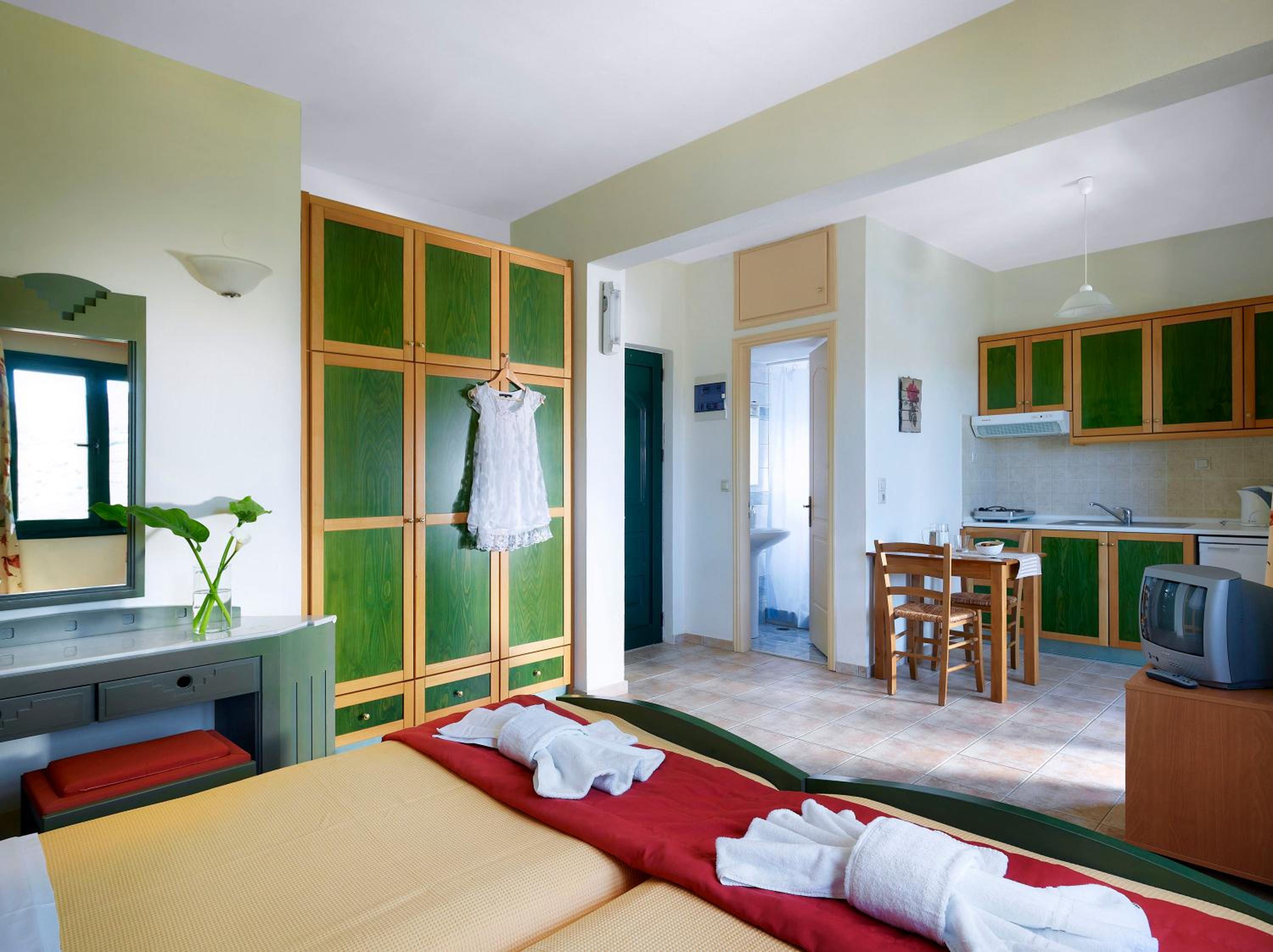 Фото Erivolos Hotel Apartments