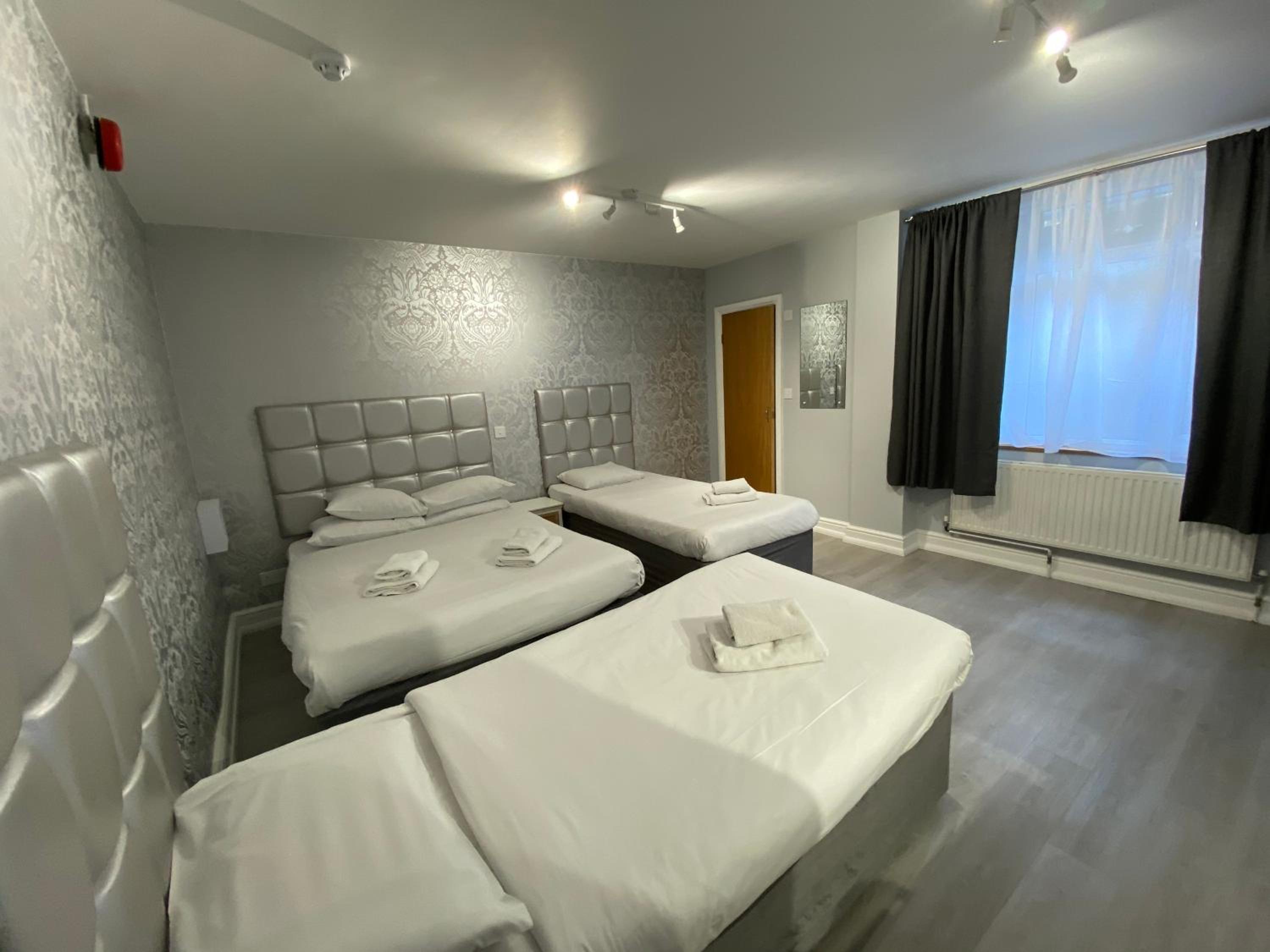 Фото Swinton Hotel