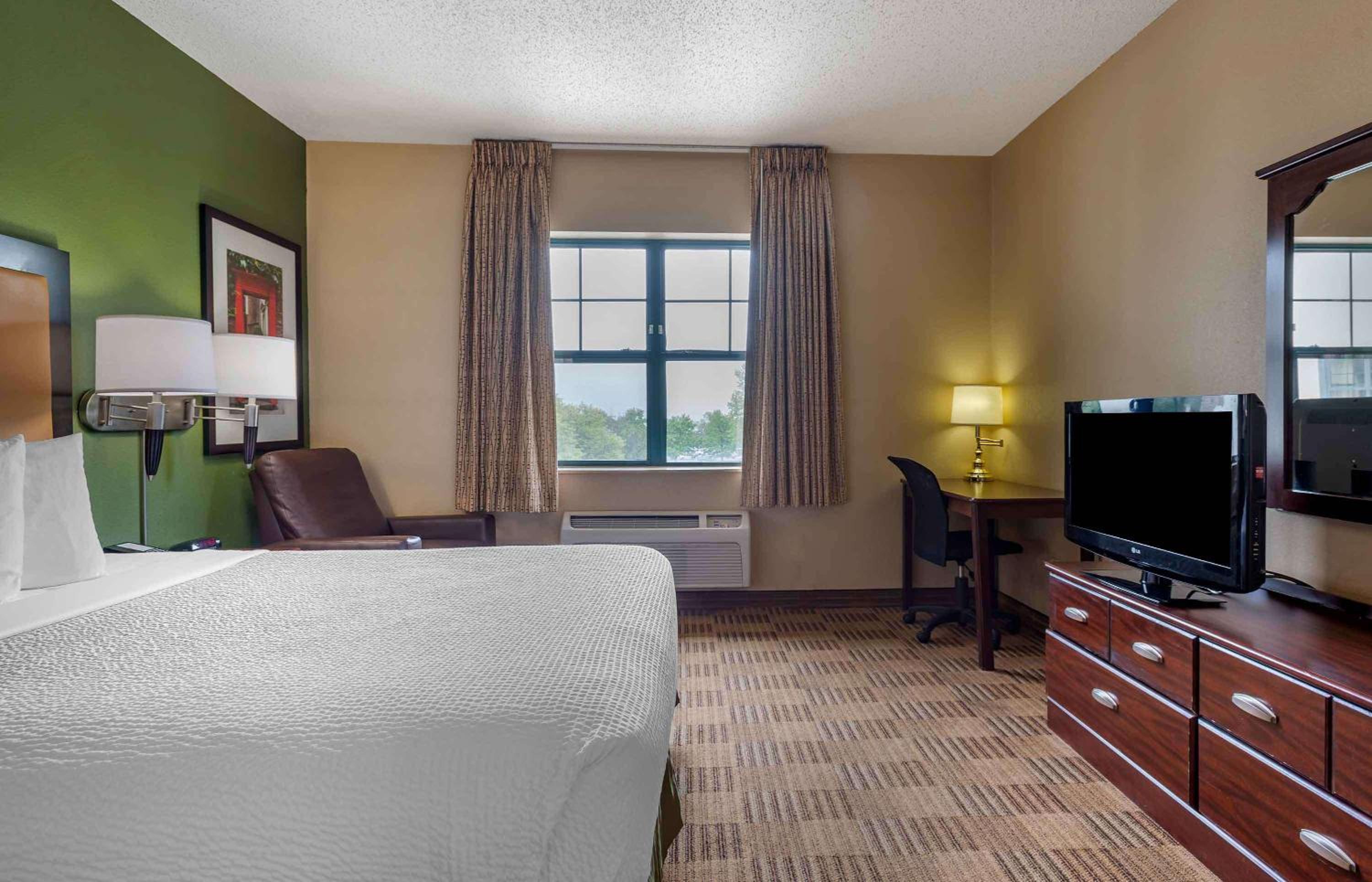 Фото Extended Stay America Suites Edison Raritan Center