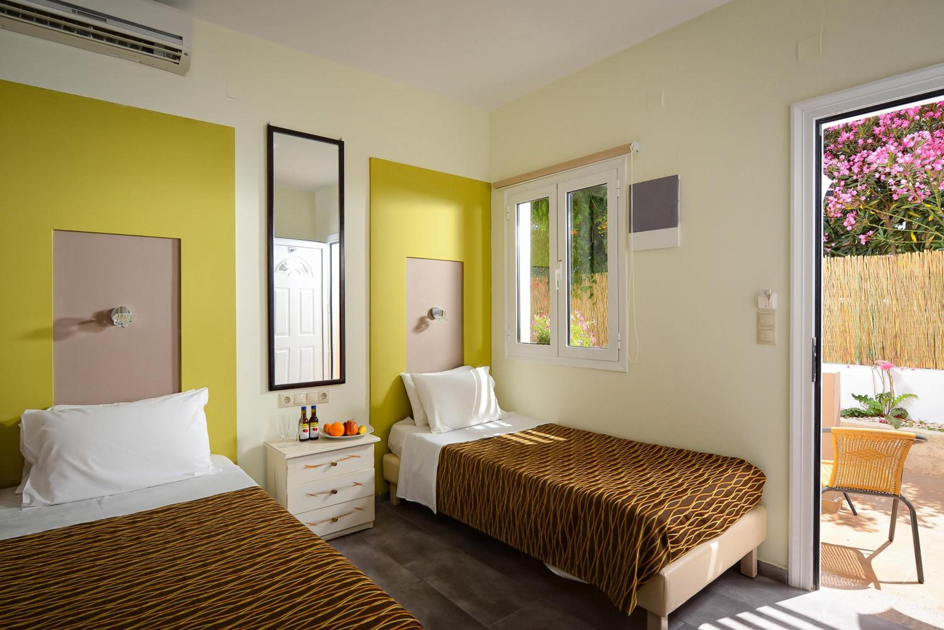 Фото Kastro Beach Apartments