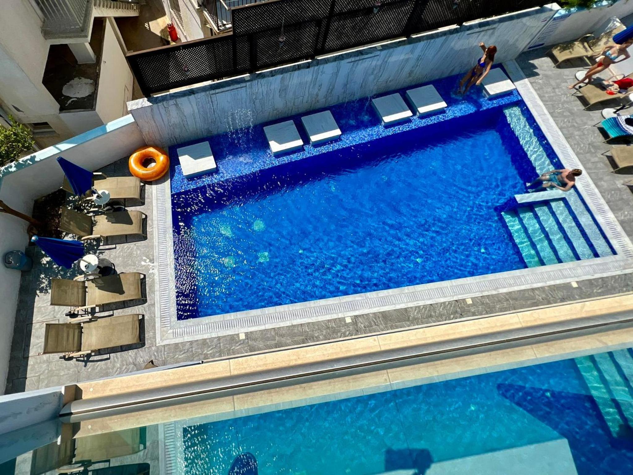 Фото Sunny Blue Hotel