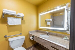 Гостиница Quality Inn & Suites