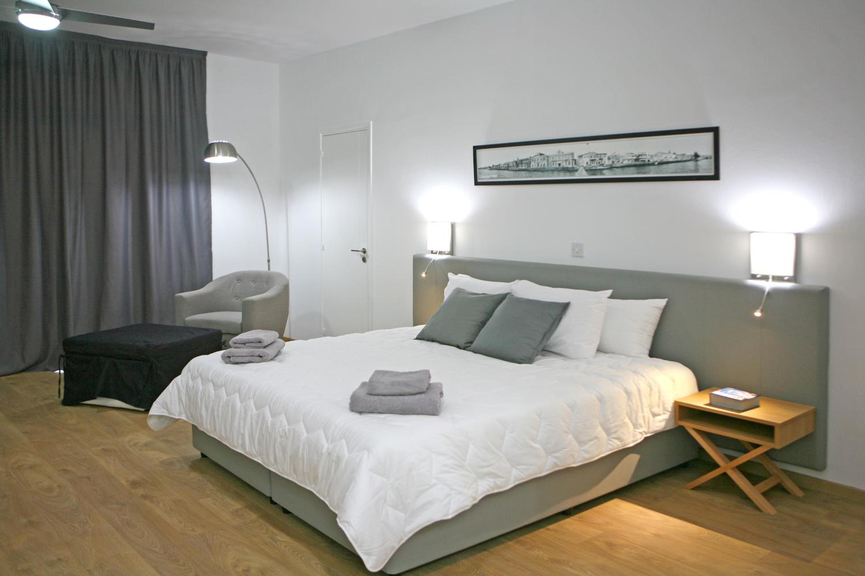 Фото Corina Suites and Apartments
