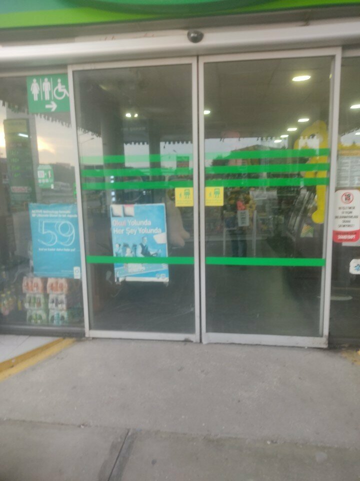 Grocery BP Shop Market, Istanbul, photo