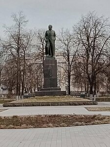 Сквер Дзержинского (Nizhniy Novgorod Region, Dzerzhinsk, ploshchad Dzerzhinskogo) ، ميدان