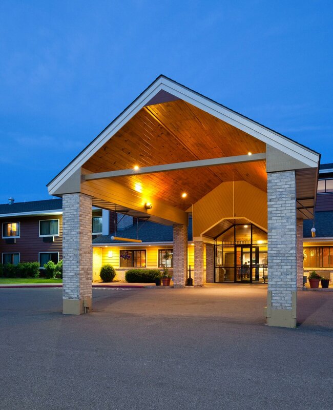 Гостиница AmericInn by Wyndham Duluth South Black Woods Event Center