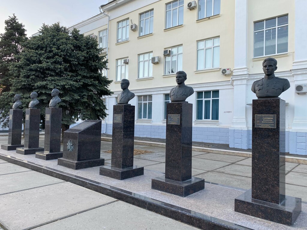 نصب تذكاري للحرب، مقبرة جماعية Студентам, преподавателям и сотрудникам КПИ ، كراسنودار، صورة
