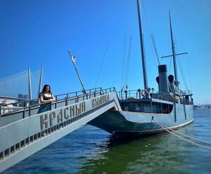 Krasny vympel memorialny korabl-pyamyatnik (Primorye Territory, Golden Horn Bay) ، نصب للتكنولوجيا