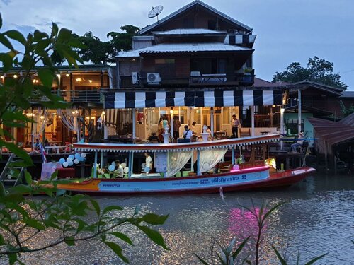 Гостиница At Casa Guesthouse Amphawa в Самутсонгкхраме