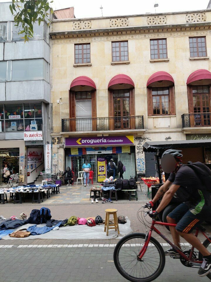 Pharmacy Droguería Colsubsidio, Bogota, photo