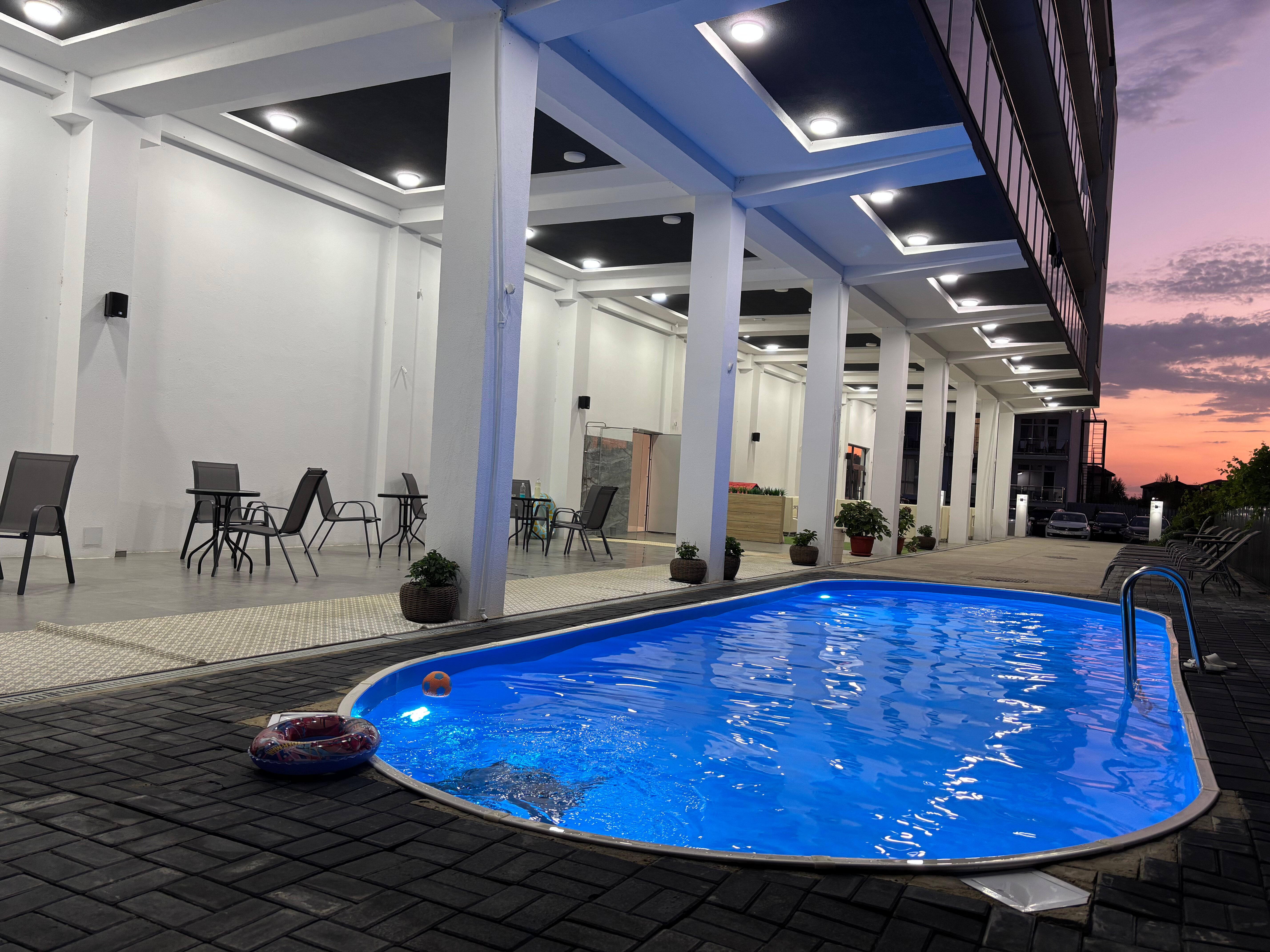 Фото Филоксения