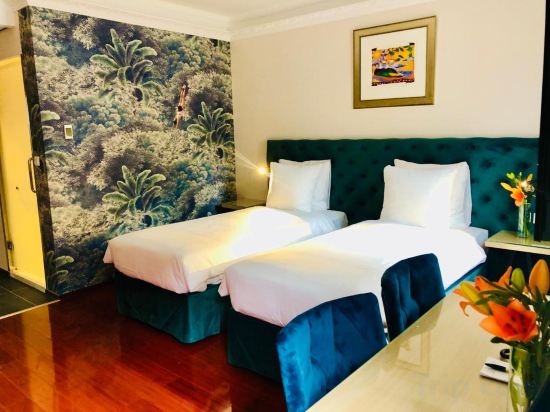 Фото Chasse Hotel Residency