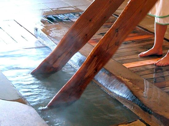 Фото Kusatsu Onsen Hotel Village