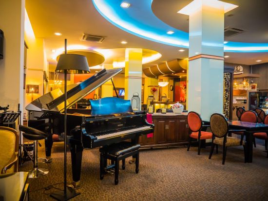Фото Atrium Boutique Hotel