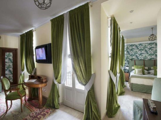 Фото Augustus Hotel & Resort