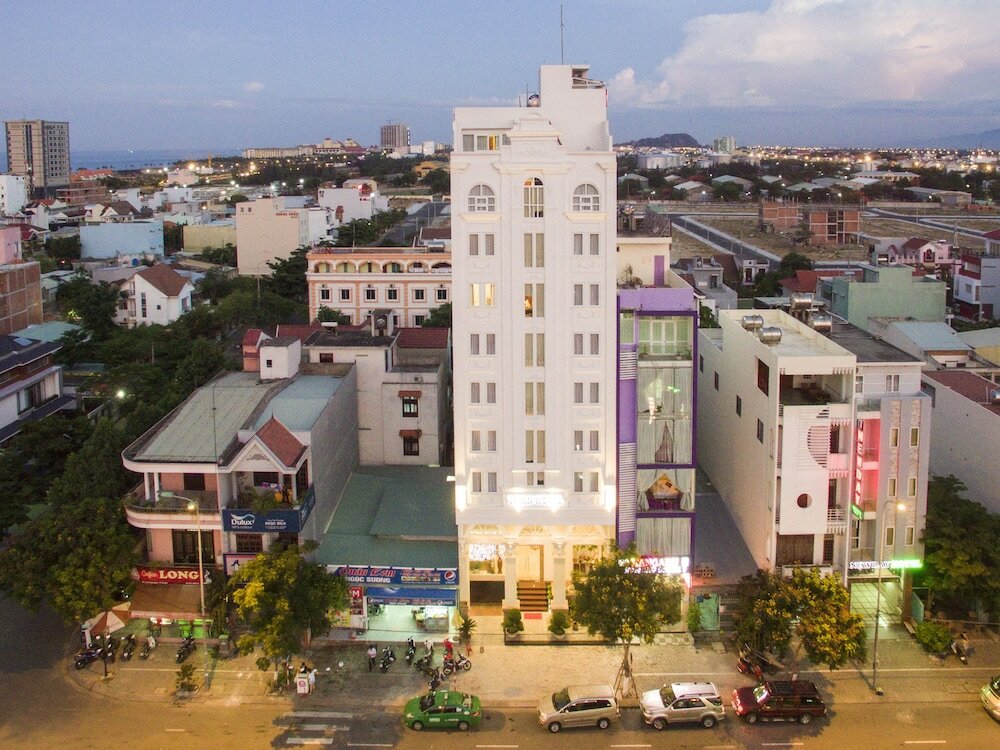 Фото отеля 1