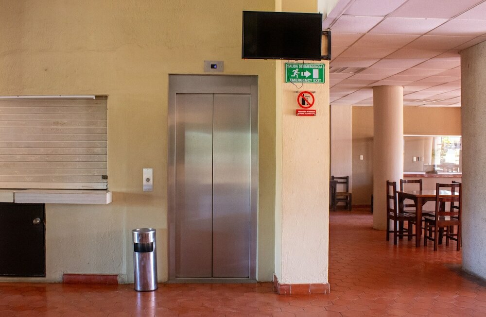 Фото Hotel Las Jacarandas