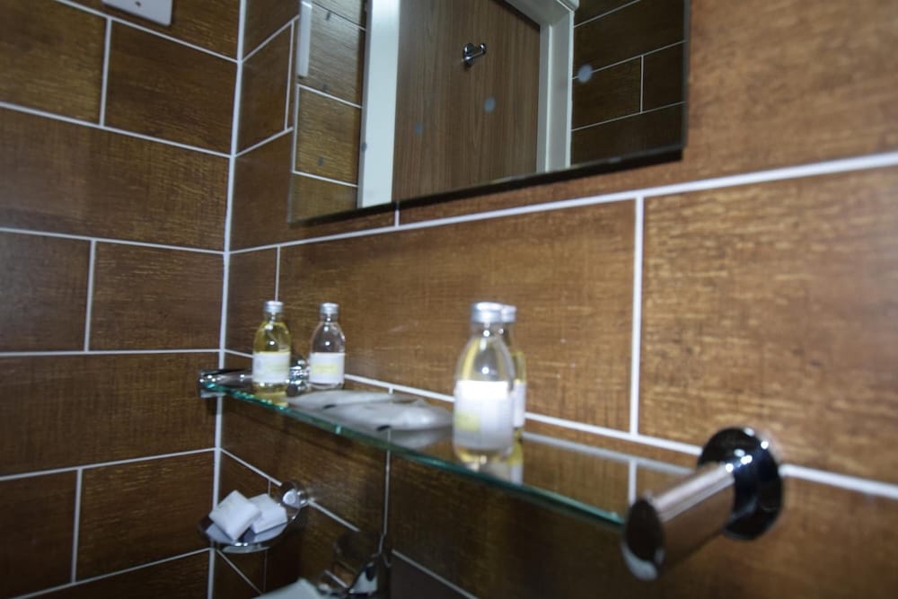 Фото Lucky 8 Hotel