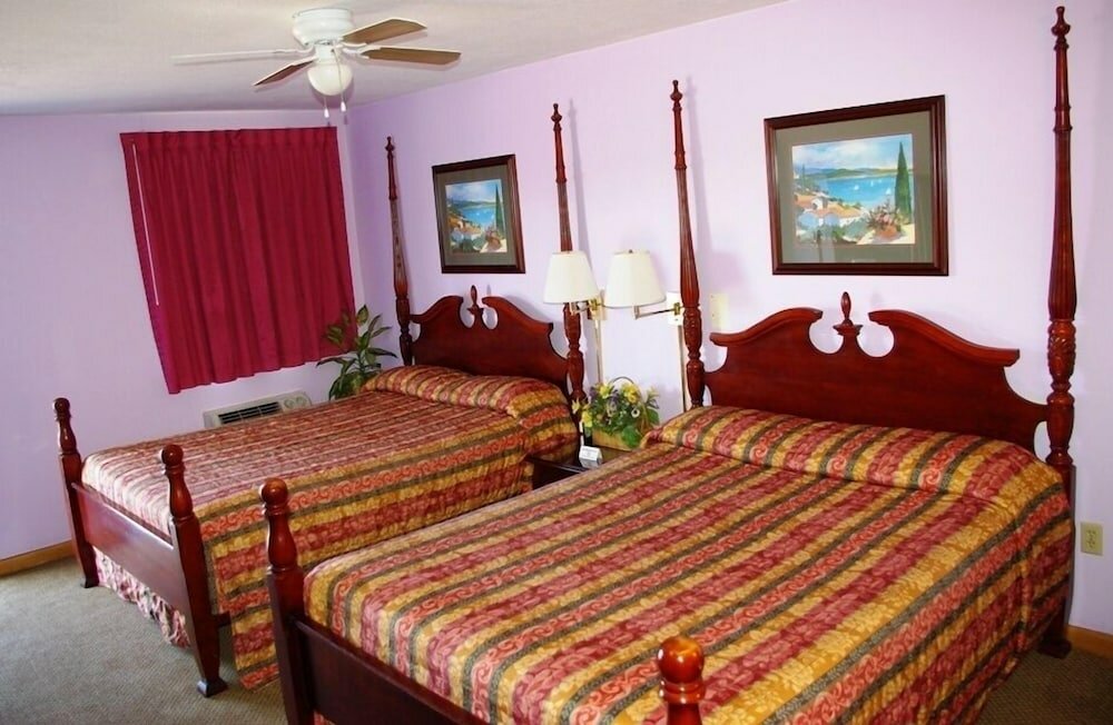 Фото Blue Spruce Motel