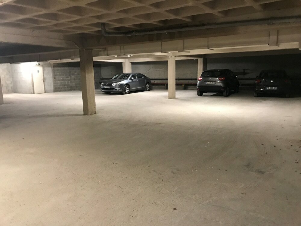 Фото Campanile Chartres Centre - Gare - Cathédrale