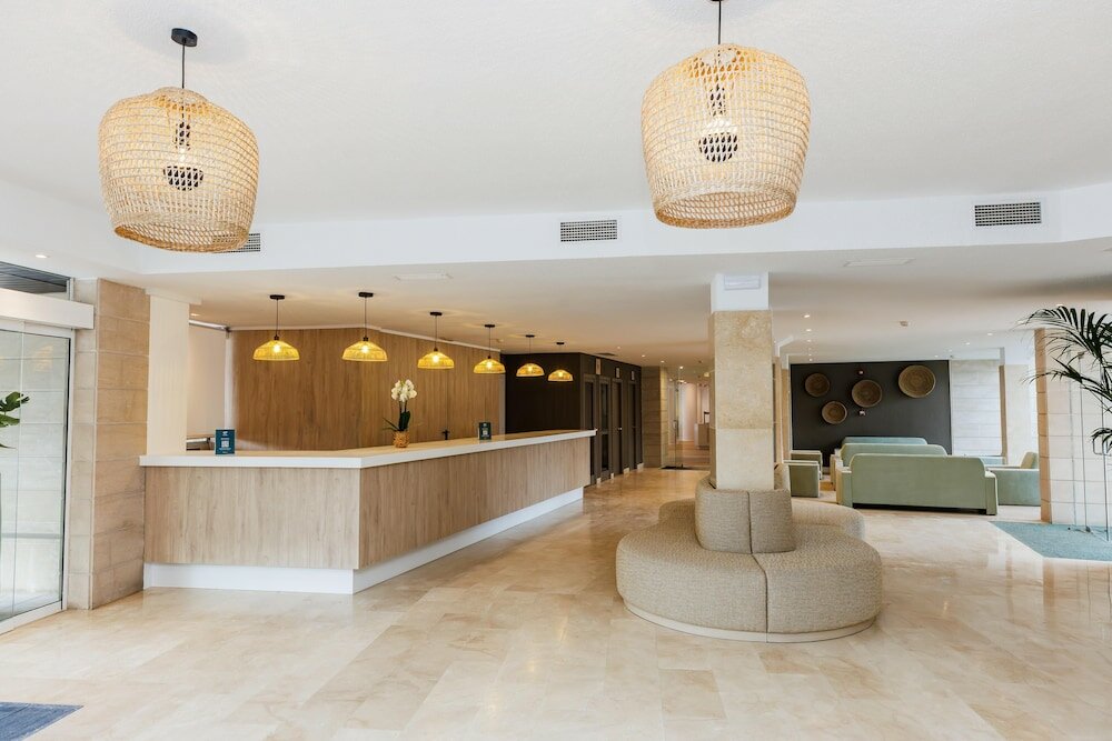 Фото Hotel Alondra