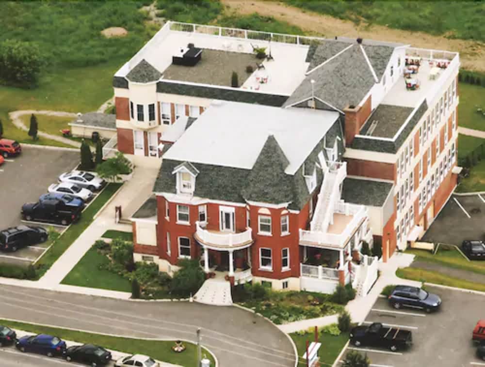 Фото Auberge Montebello