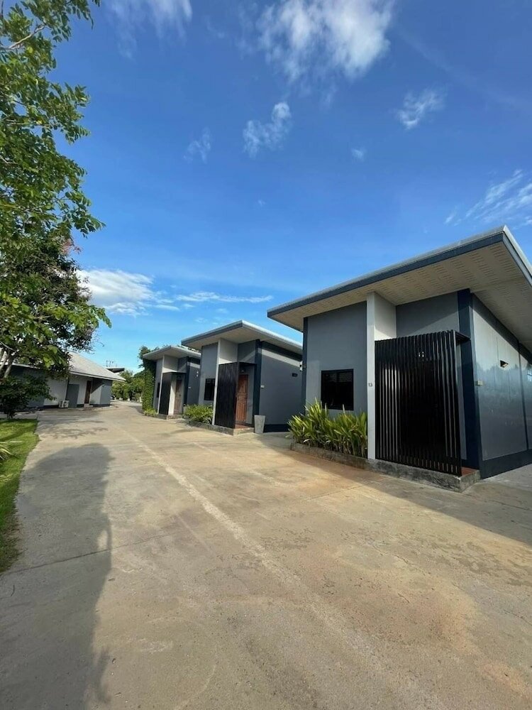 Фото S Ville Resort