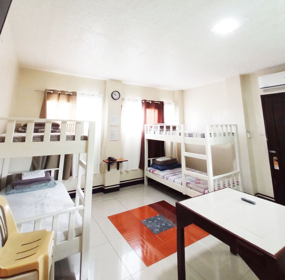 Фото B&j Guesthouse and Functions Inc