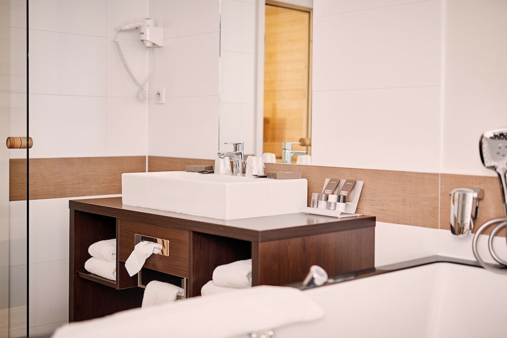 Фото Van Der Valk Hotel Charleroi Airport