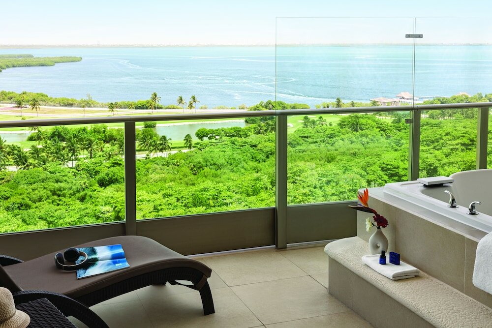 Фото Seadust Cancun Family Resort