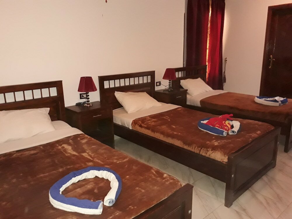 Фото Alhambra Hotel