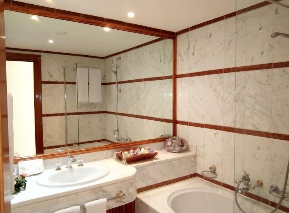 Фото Hotel Ras El Ain