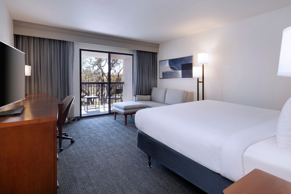 Фото Courtyard by Marriott Tampa North/I-75 Fletcher