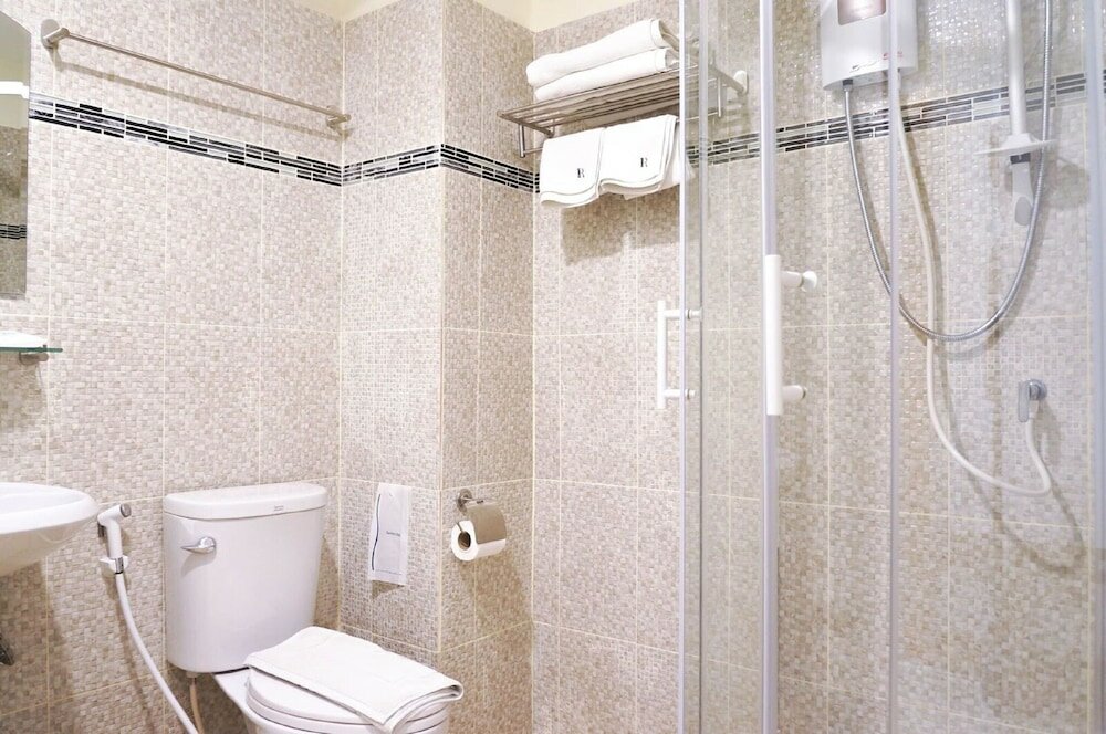 Фото Ratana Hotel