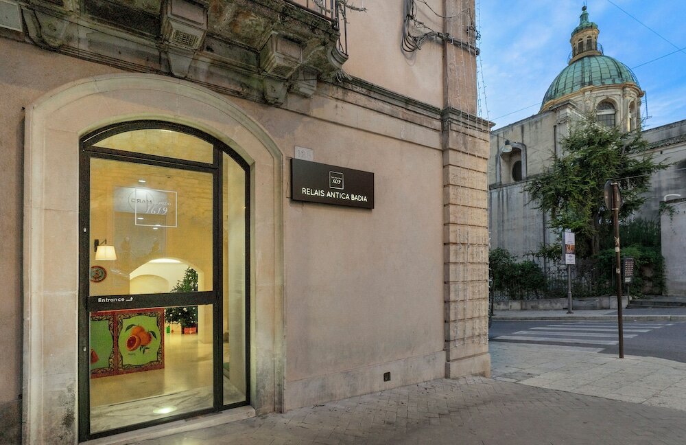 Фото Relais Antica Badia San Maurizio 1619