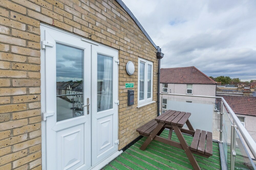 Фото Prince Regent Hotel Excel London