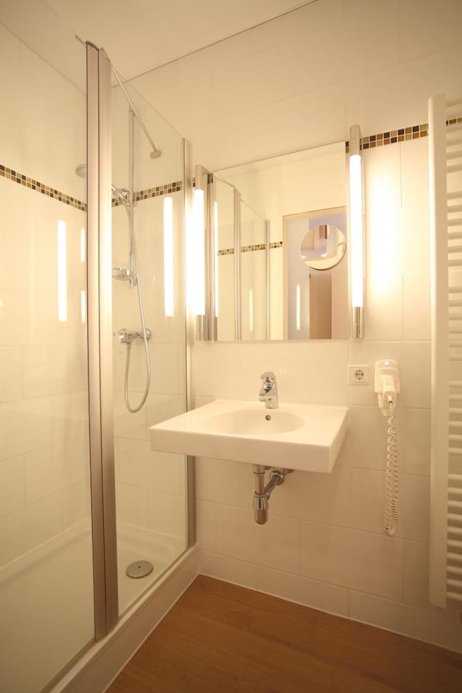 Фото Hotel Alster-Hof