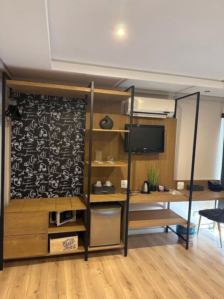 Фото The Lakes Boutique Lodge