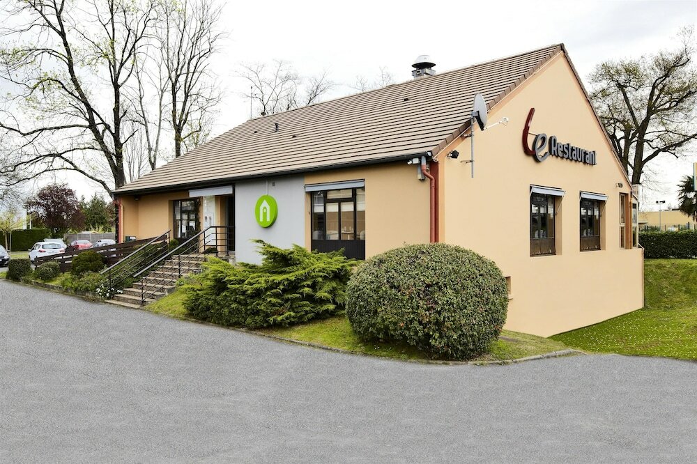 Фото Hotel Campanile Pau